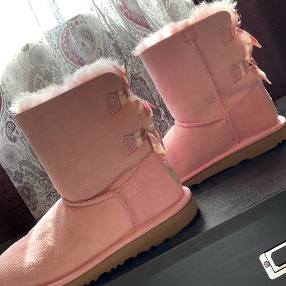 UGG Pink Suede Mid Calf Boot - Picture 3 of 3